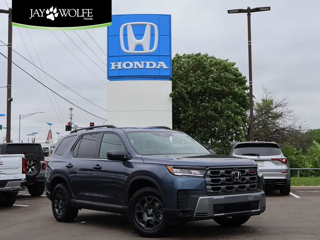 2026 Honda Pilot TrailSport AWD's photo