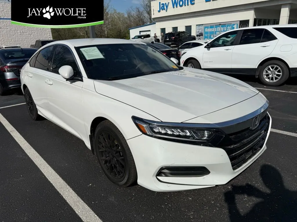 White 2018 Honda Accord Sedan LX 1.5T for sale in Kansas City, MO