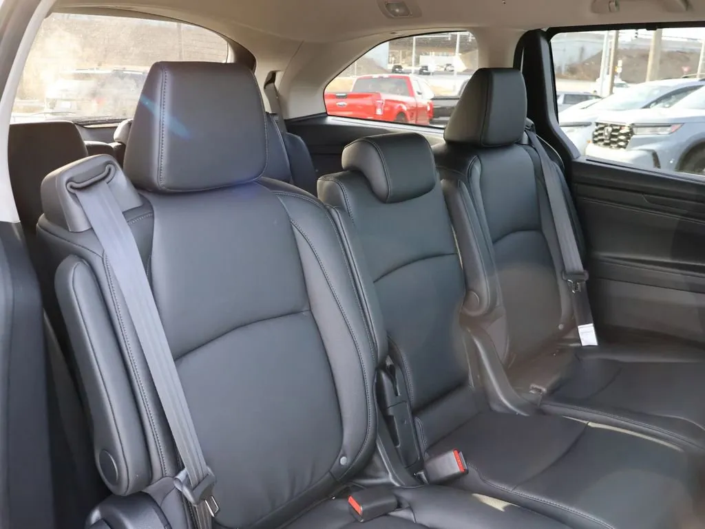 2026 Honda Odyssey EX-L - Photo 7
