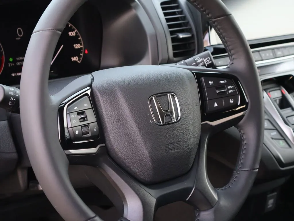 2026 Honda Odyssey EX-L - Photo 13