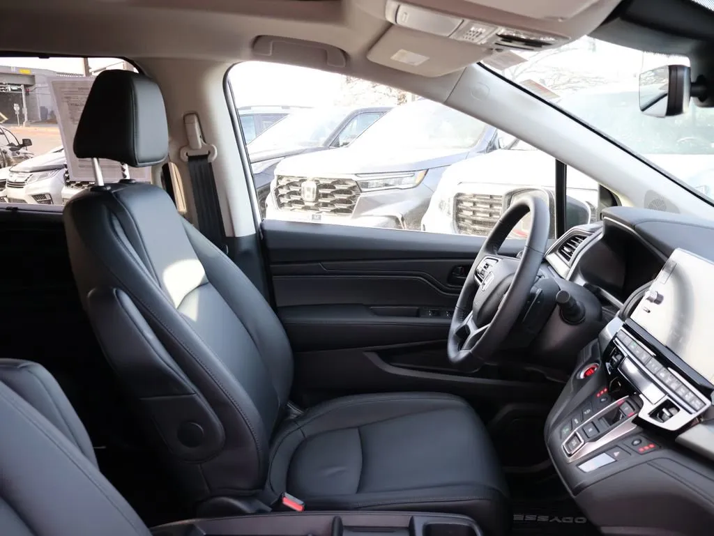 2026 Honda Odyssey EX-L - Photo 6