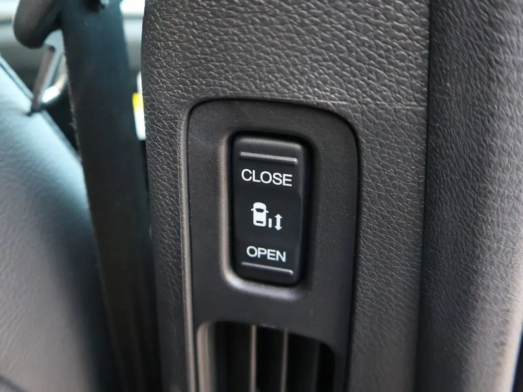 2026 Honda Odyssey EX-L - Photo 9
