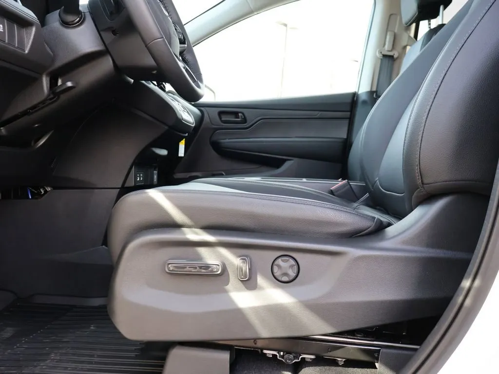 2026 Honda Odyssey EX-L - Photo 23