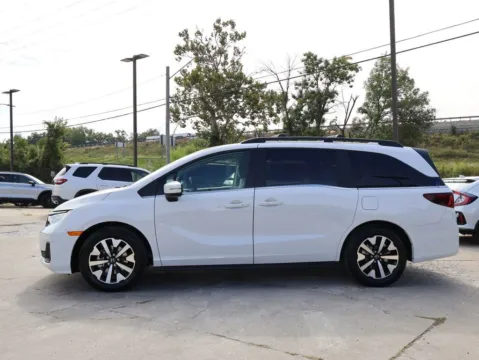 Another view of 2026 Honda Odyssey EX-L for sale in Kansas City, MO at Jay Wolfe Honda