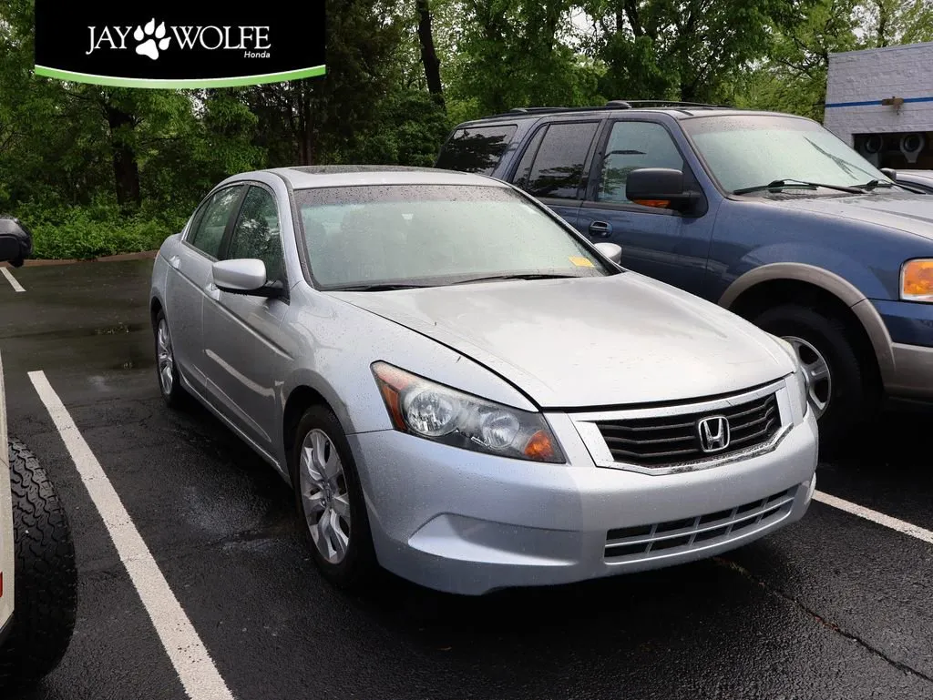 Silver 2009 Honda Accord Sdn EX-L for sale in Kansas City, MO