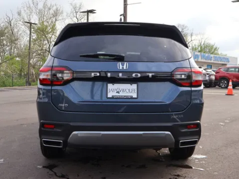 More photos of 2026 Honda Pilot EX-L at Jay Wolfe Honda, MO