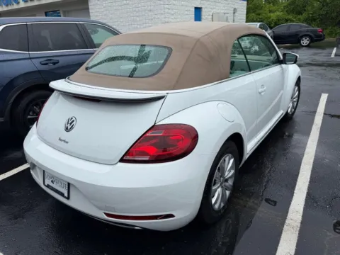 More photos of 2019 Volkswagen Beetle Convertible S at Jay Wolfe Honda, MO