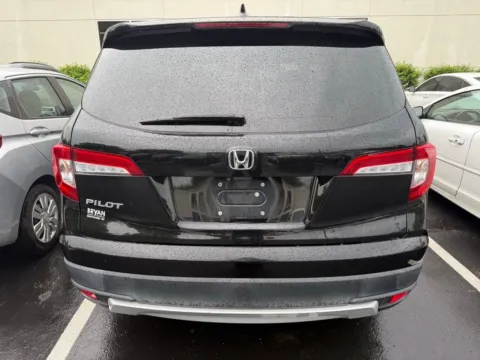 More photos of 2021 Honda Pilot EX-L at Jay Wolfe Honda, MO