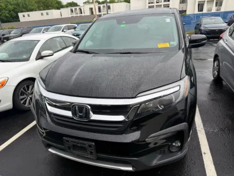 Photos of 2021 Honda Pilot EX-L for sale in Kansas City, MO at Jay Wolfe Honda