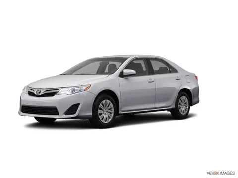 Silver 2013 Toyota Camry SE for sale in Kansas City, MO