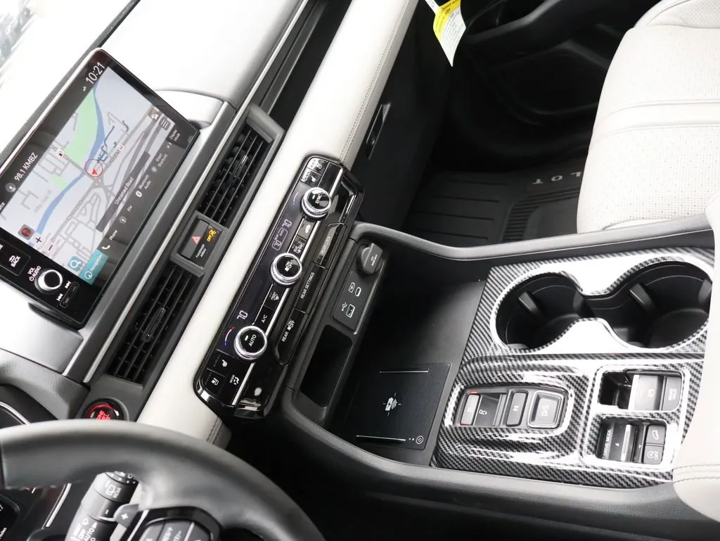 2025 Honda Pilot Elite - Photo 19