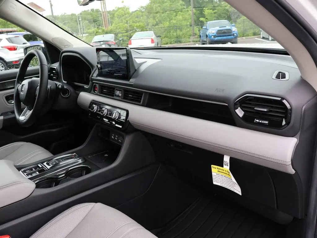 2025 Honda Pilot Elite - Photo 9