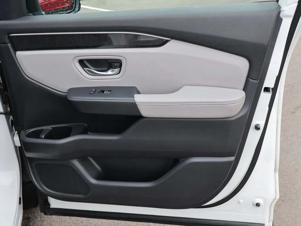 2025 Honda Pilot Elite - Photo 11