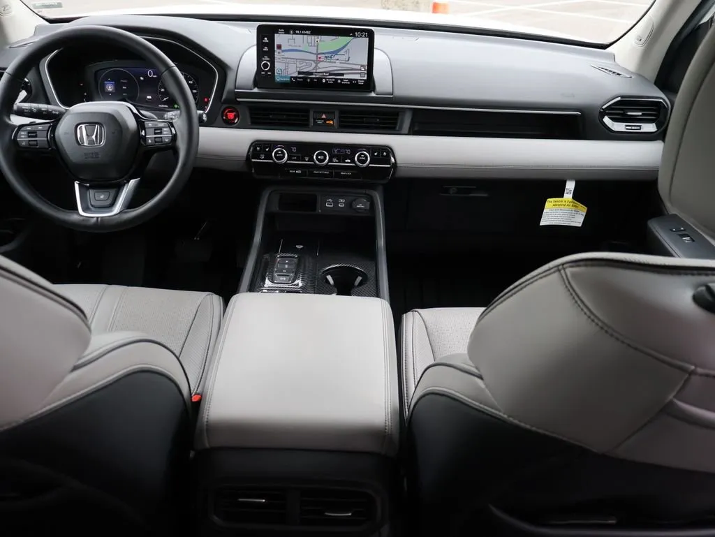 2025 Honda Pilot Elite - Photo 13