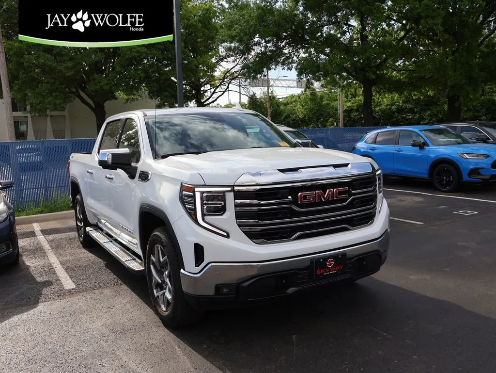 White 2023 GMC Sierra 1500 SLT for sale in Kansas City, MO