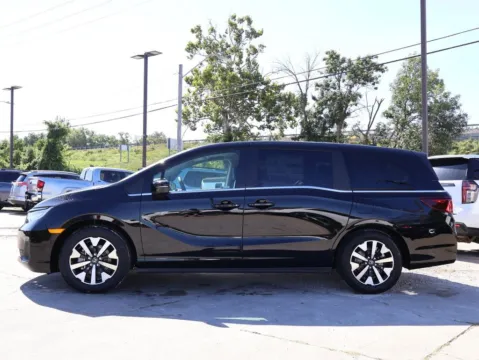 Another view of 2026 Honda Odyssey EX-L for sale in Kansas City, MO at Jay Wolfe Honda