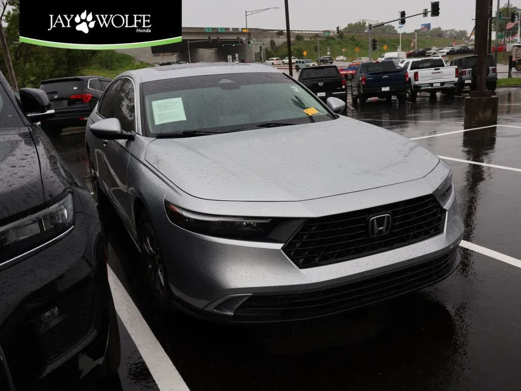 Silver 2024 Honda Accord Sedan EX for sale in Kansas City, MO