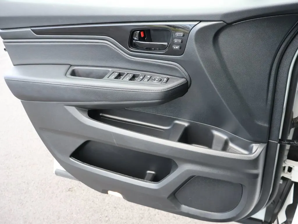 2024 Honda Odyssey Touring - Photo 34