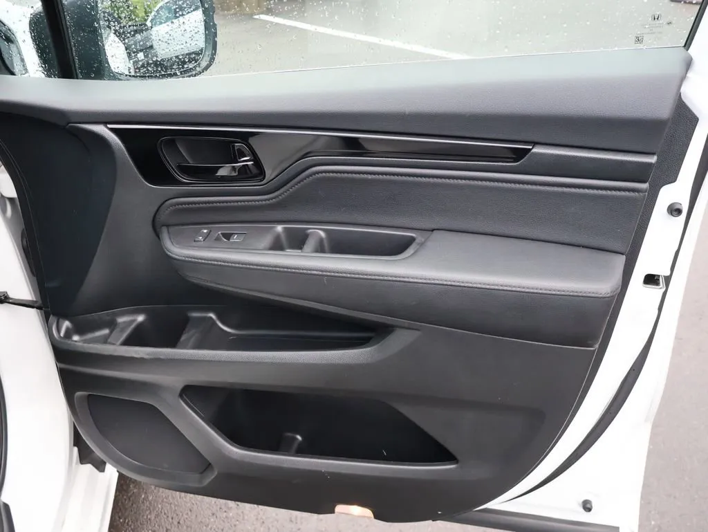 2024 Honda Odyssey Touring - Photo 11
