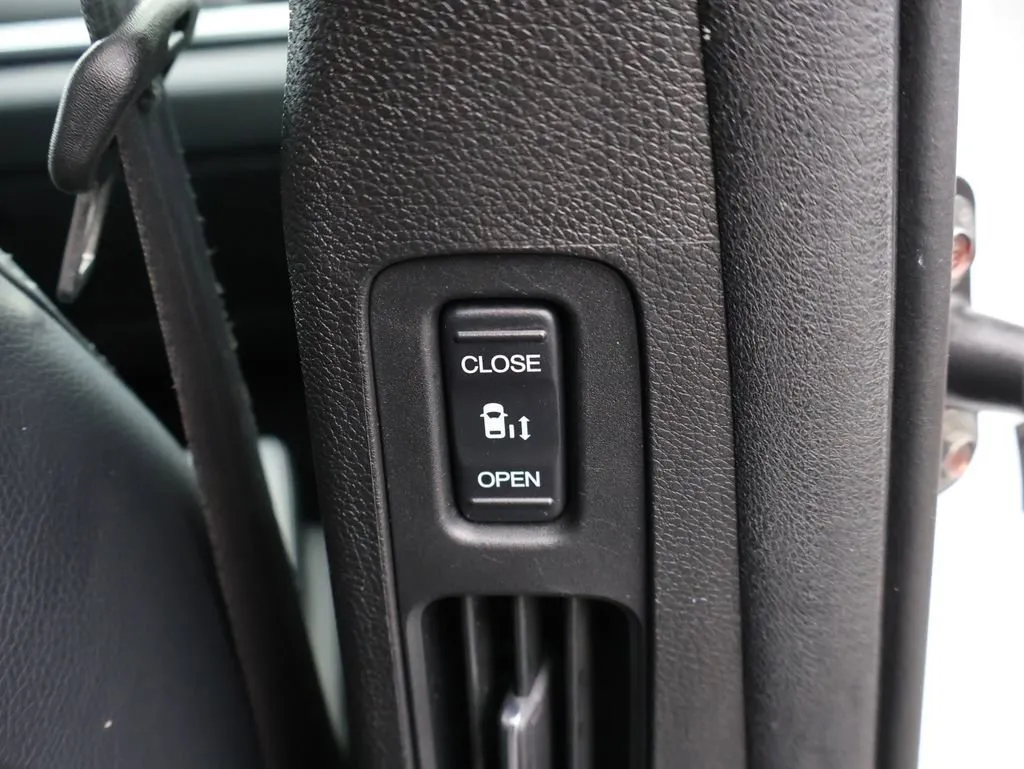 2024 Honda Odyssey Touring - Photo 15