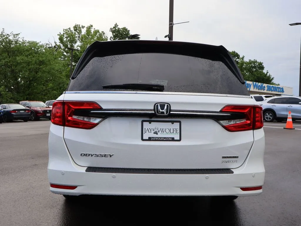 2024 Honda Odyssey Touring - Photo 6