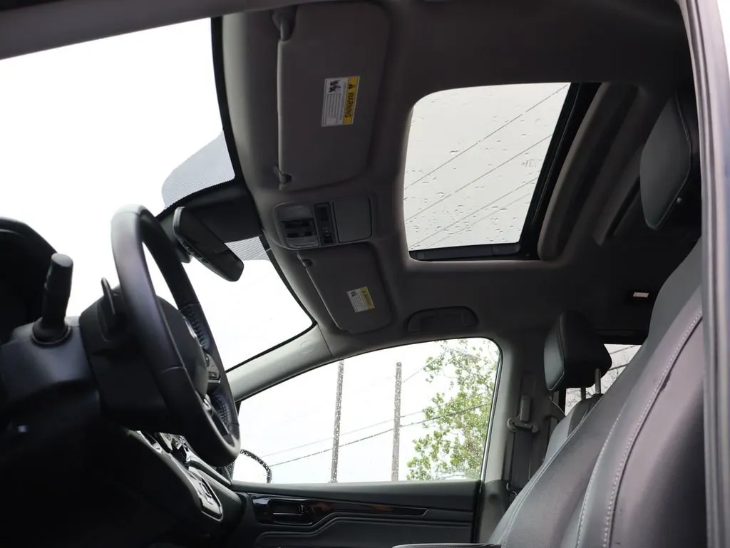 2024 Honda Odyssey Touring - Photo 36