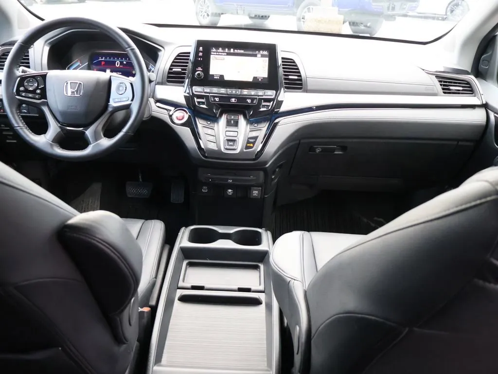2024 Honda Odyssey Touring - Photo 14