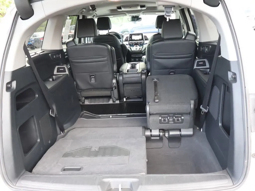 2024 Honda Odyssey Touring - Photo 16