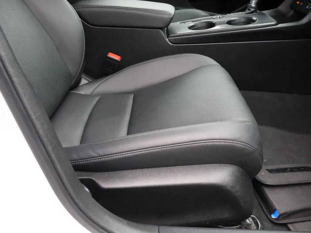 2024 Honda Civic Hatchback EX-L - Photo 10