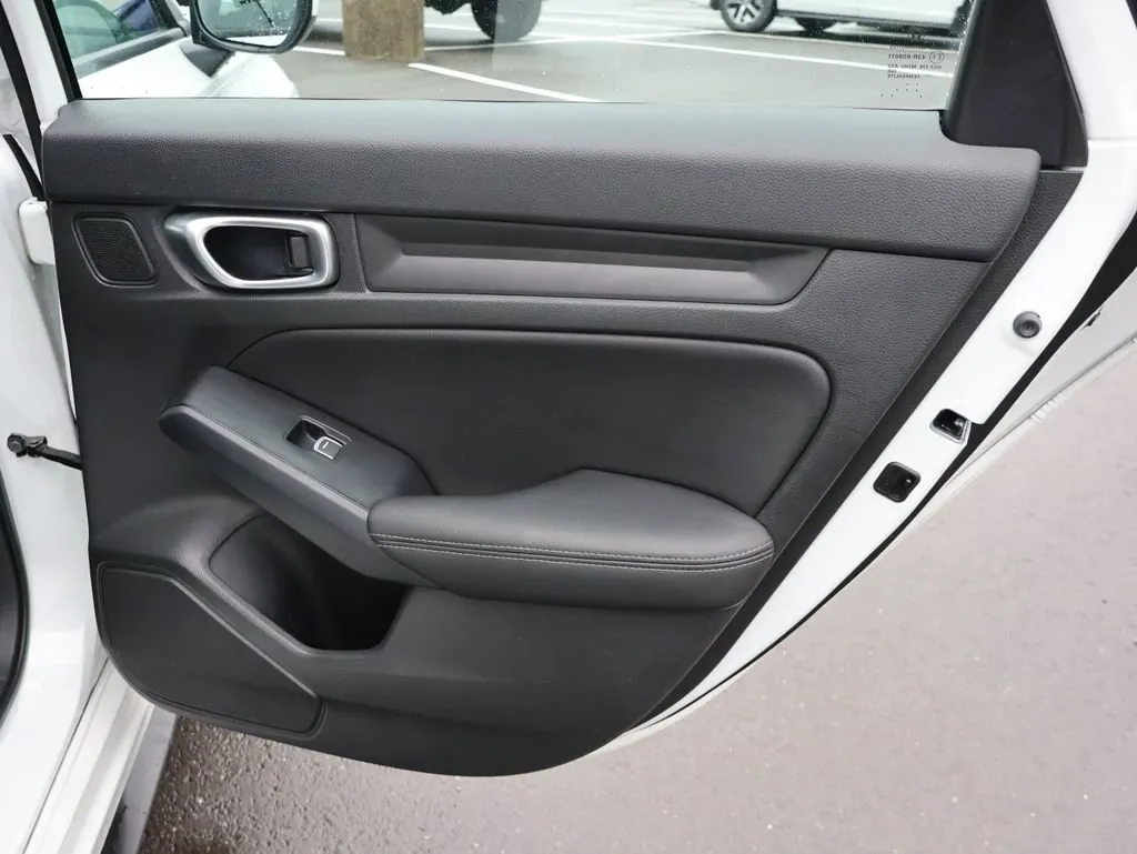 2024 Honda Civic Hatchback EX-L - Photo 14