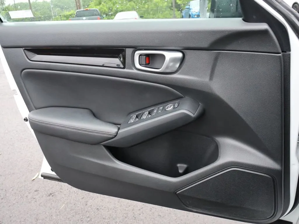 2024 Honda Civic Hatchback EX-L - Photo 29