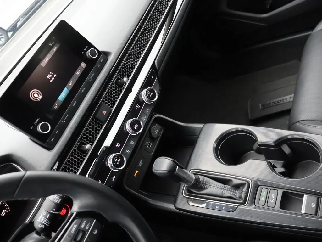 2024 Honda Civic Hatchback EX-L - Photo 18