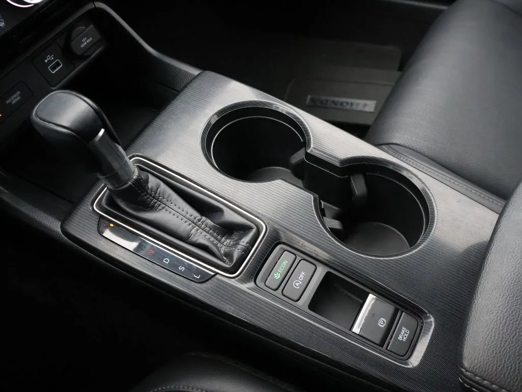 2024 Honda Civic Hatchback EX-L - Photo 23