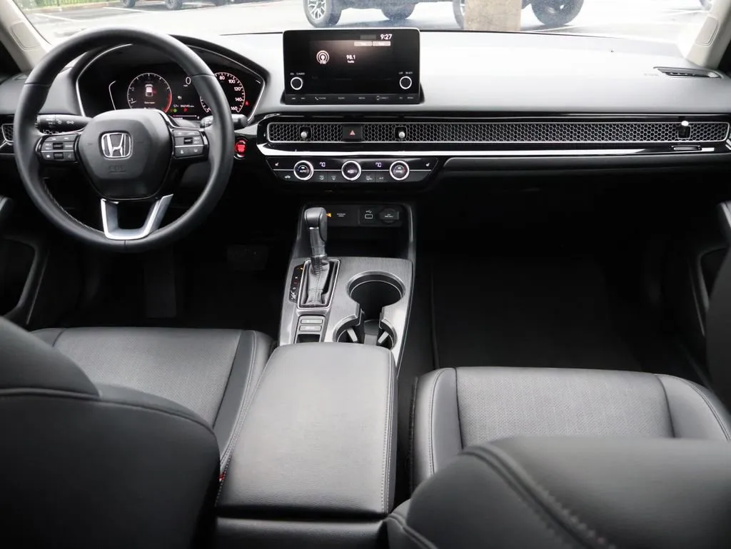2024 Honda Civic Hatchback EX-L - Photo 13