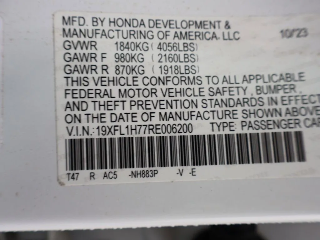 2024 Honda Civic Hatchback EX-L - Photo 33