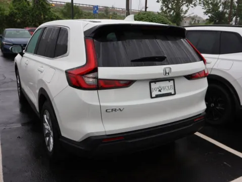 More photos of 2024 Honda CR-V EX-L at Jay Wolfe Honda, MO