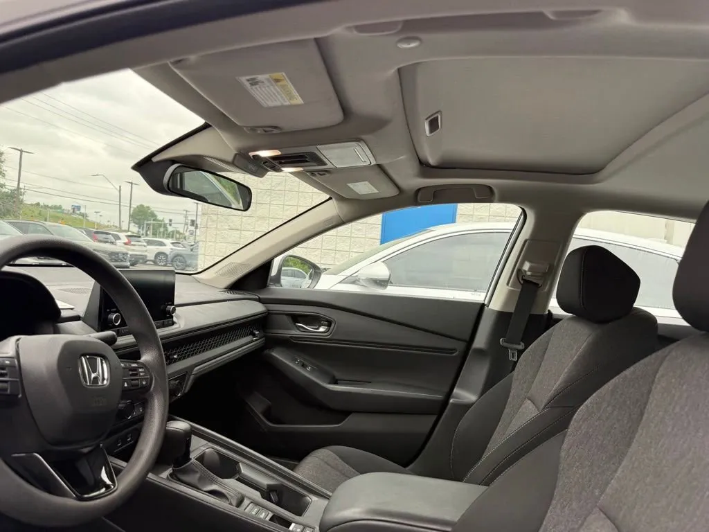 2023 Honda Accord EX - Photo 9