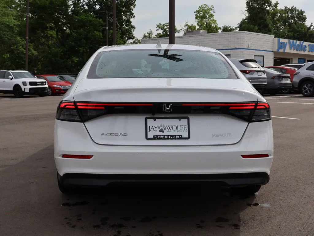 2023 Honda Accord EX - Photo 6