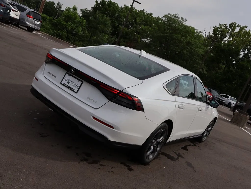 2023 Honda Accord EX - Photo 7
