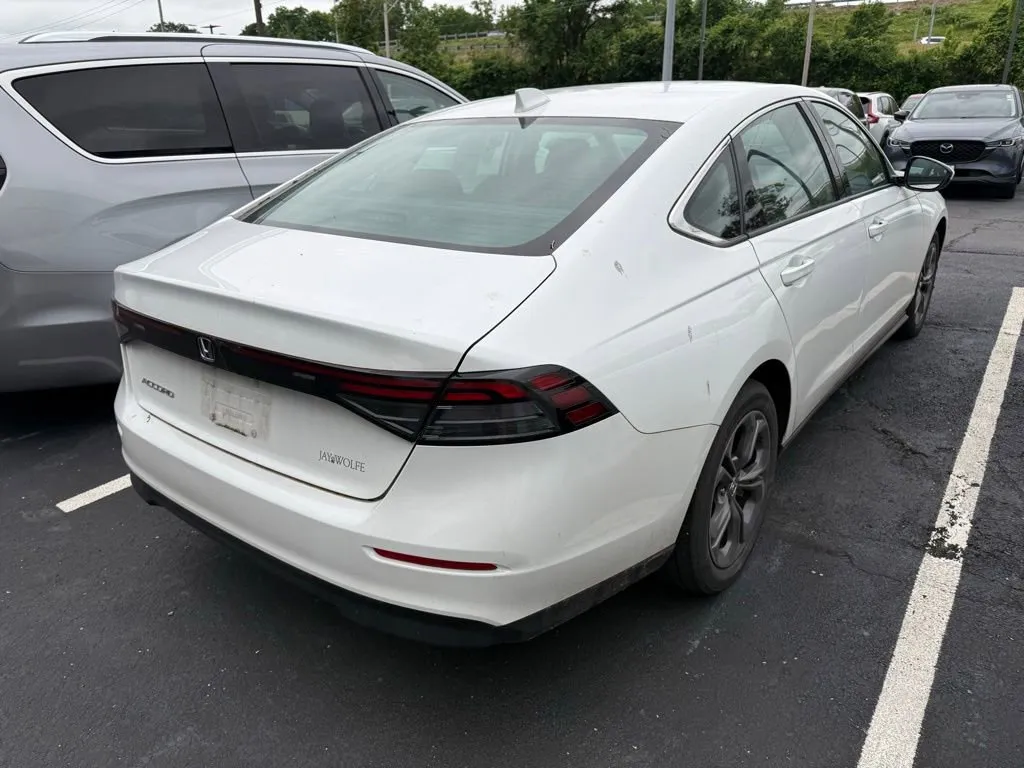 2023 Honda Accord EX - Photo 6