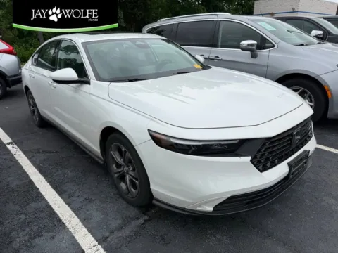 Silver 2023 Honda Accord Sedan EX for sale in Kansas City, MO
