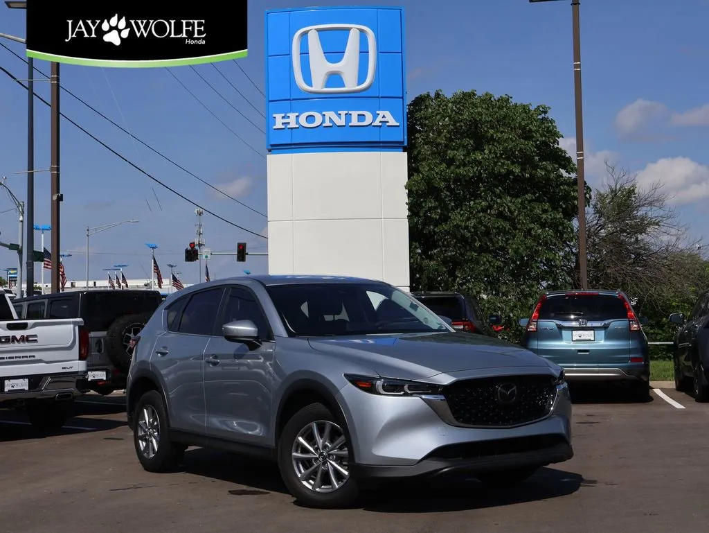 2022 Mazda CX-5 S Select Package Auto AWD's photo
