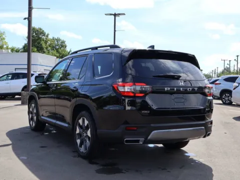 More photos of 2026 Honda Pilot Elite at Jay Wolfe Honda, MO