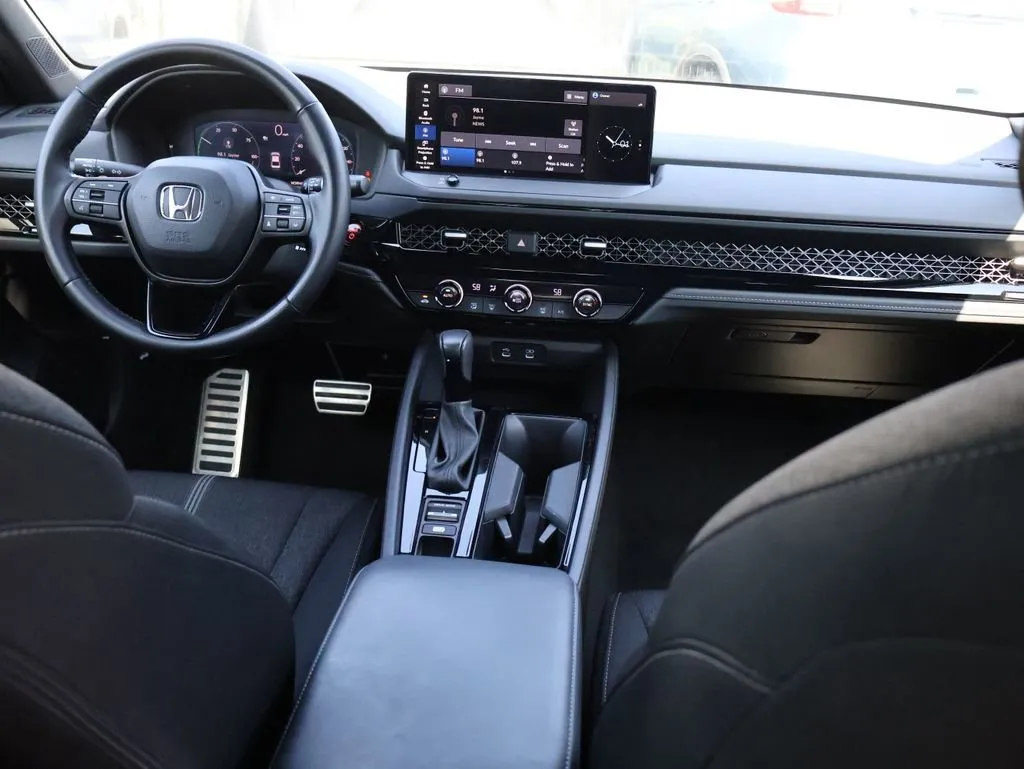 2023 Honda Accord Hybrid Sport - Photo 13