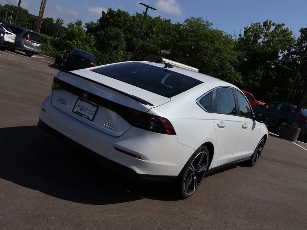 2023 Honda Accord Hybrid Sport - Photo 7