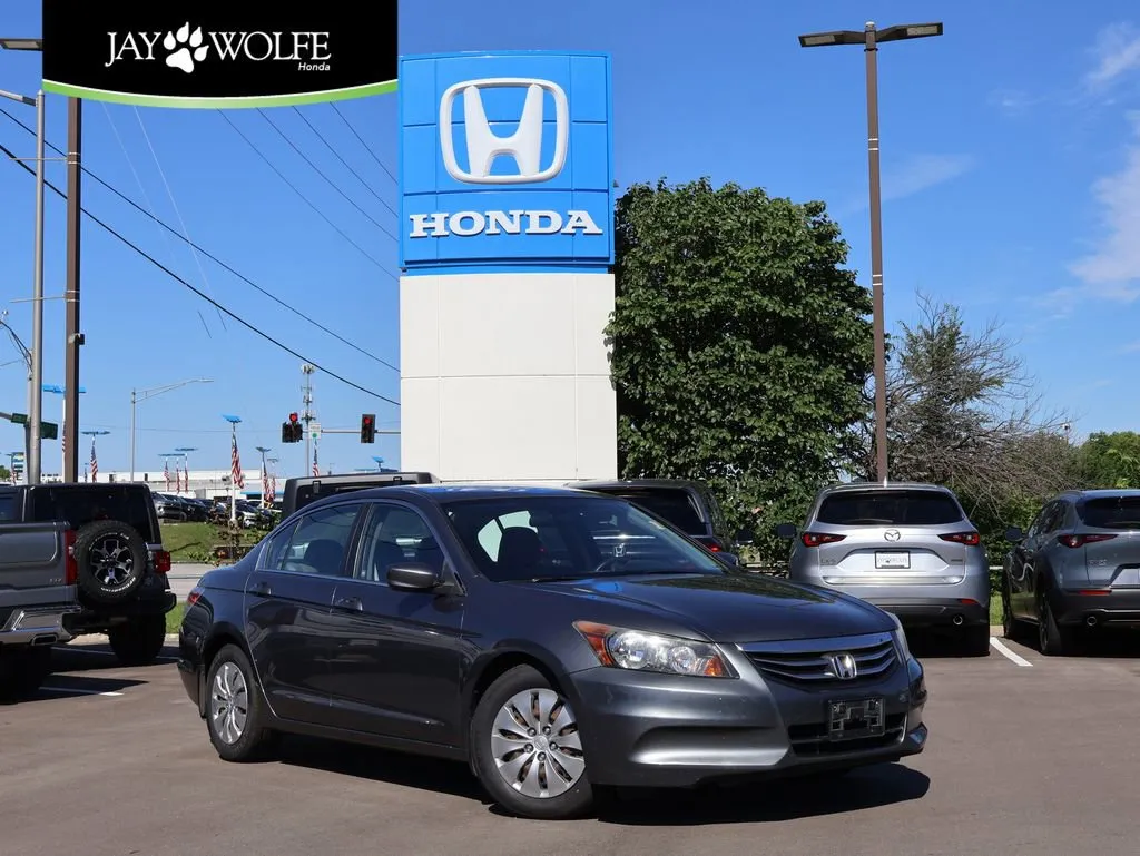 Gray 2012 Honda Accord Sdn LX for sale in Kansas City, MO