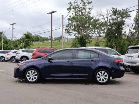 More photos of 2020 Toyota Corolla LE at Jay Wolfe Honda, MO