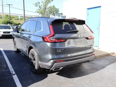 More photos of 2023 Honda CR-V Hybrid Sport Touring at Jay Wolfe Honda, MO