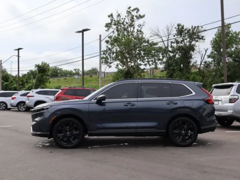 More photos of 2023 Honda CR-V Hybrid Sport Touring at Jay Wolfe Honda, MO