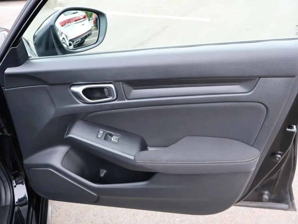 2024 Honda Civic Hatchback Sport - Photo 11